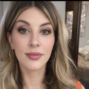 Meet your Posher, Kendra